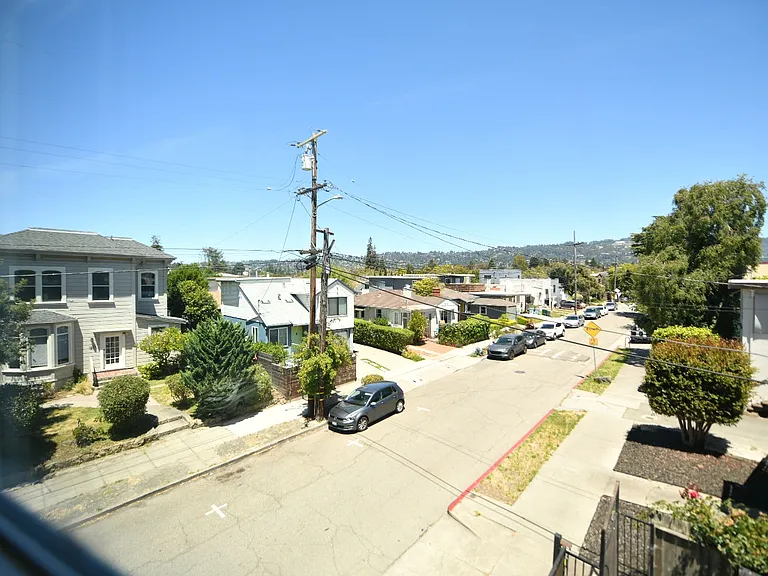 1951 Chestnut St. — Photo 12