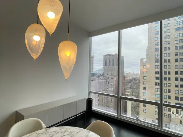 157 West 57th Street image 4 of 10