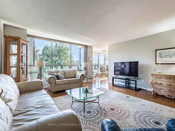 310 Mill St S #402, Brampton, ON L6Y 3B1
