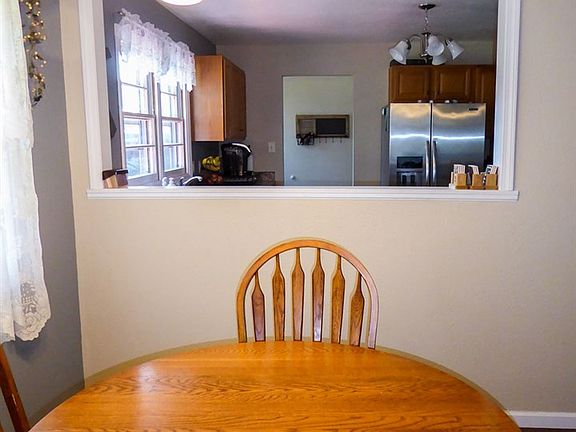 4th image of 922 Harlington Pl