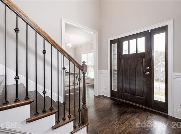4th image of 105 Orchard Farm Ln