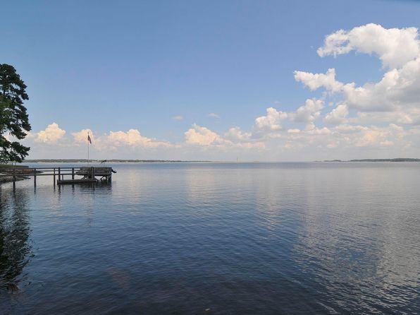 301 Harbor Heights Dr