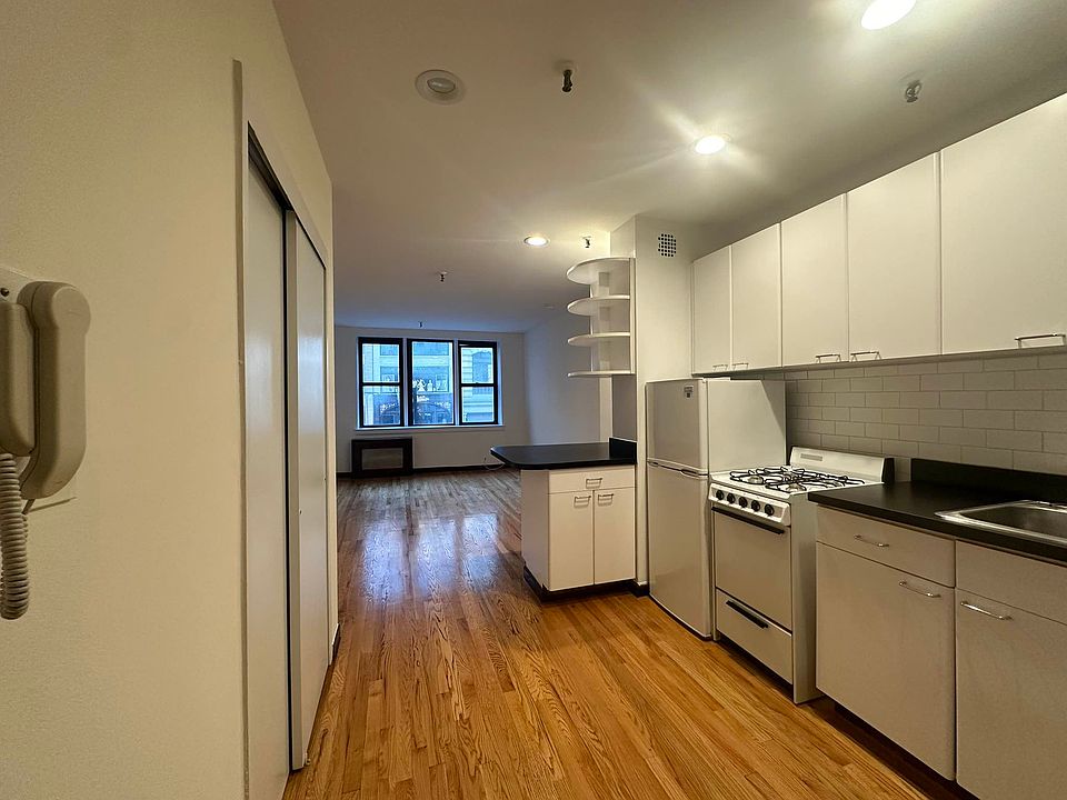 1st image of 146 5th Ave APT 3-B
