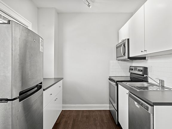 3rd image of 1385 Cranford Ave APT 10