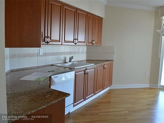 5th image of 3370 Hidden Bay Dr APT 2002