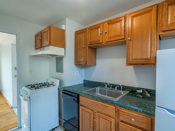5th image of 1994 Delaware Ave #6