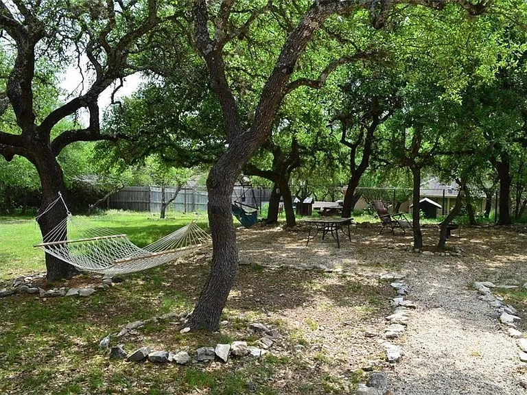696 Hill Country Trl — Photo 4