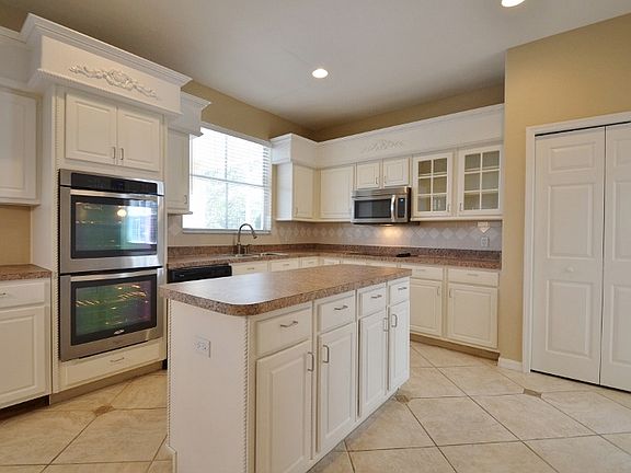 3rd image of 5439 Twin Creeks Dr