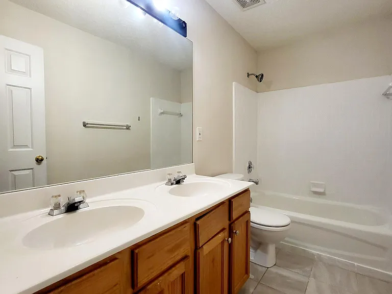 3209 Davenport Park Ln — Photo 17