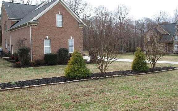 3rd image of 127 Loray Ln