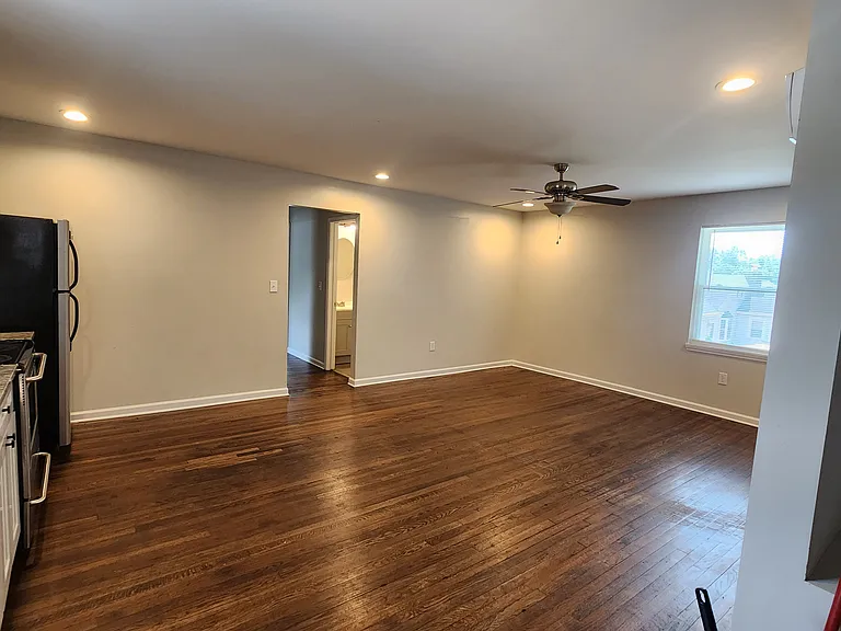 811 N Franklin Rd — Photo 6