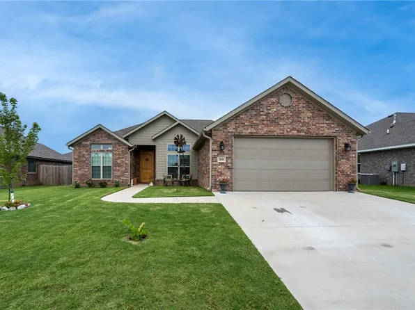 209 Pin Oak St, Gentry, AR 72734