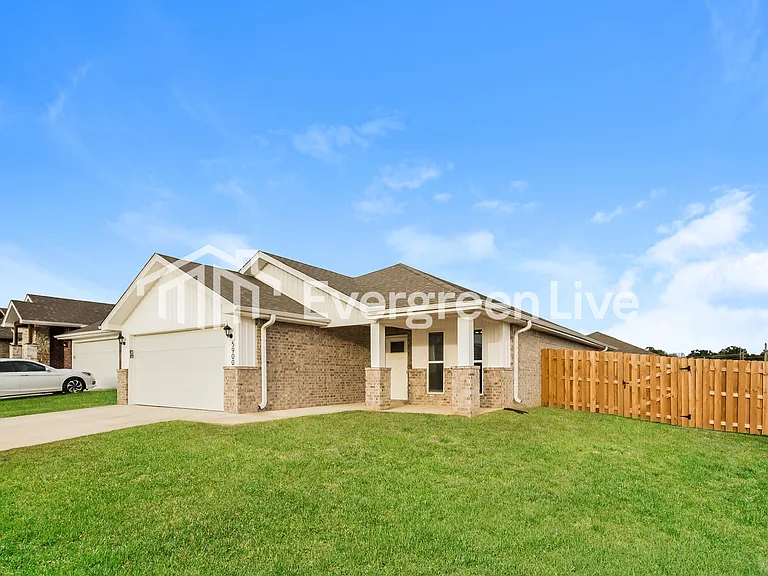 5900 Hoover St — Photo 15