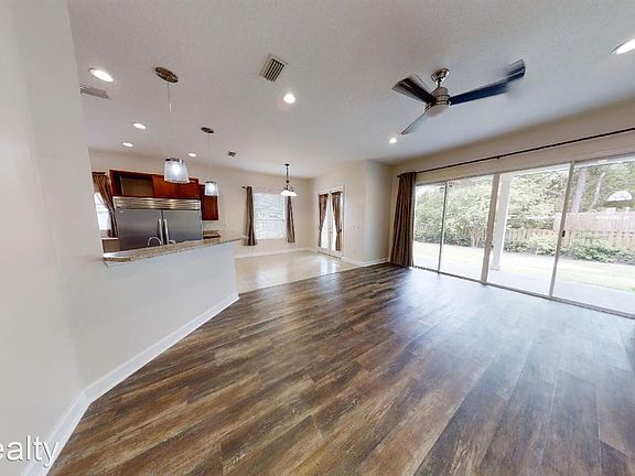 5th image of 14438 Christen Dr S
