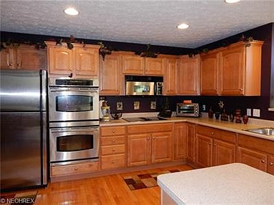 3rd image of 5243 Stonehurst Dr