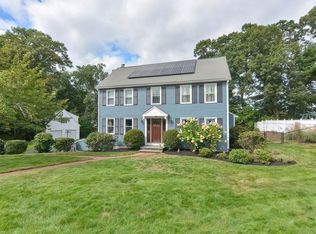 15 Caesar Chelor Dr, Wrentham, MA 02093