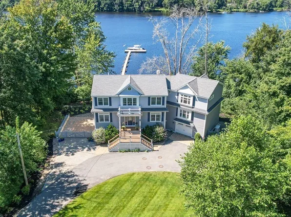 72 Church St, West Newbury, MA 01985