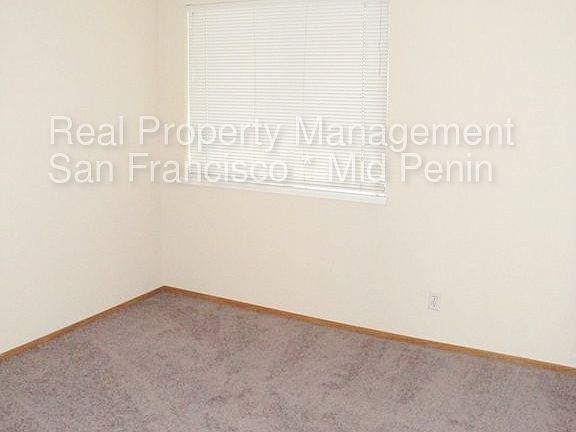 2nd image of 506 Cedar Ct