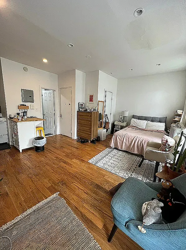 1063 Bergan Street — Photo 2