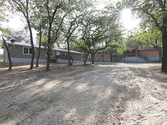 4th image of 76 & 76B Post Oak