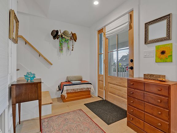 4th image of 11 Jones Avenue #11