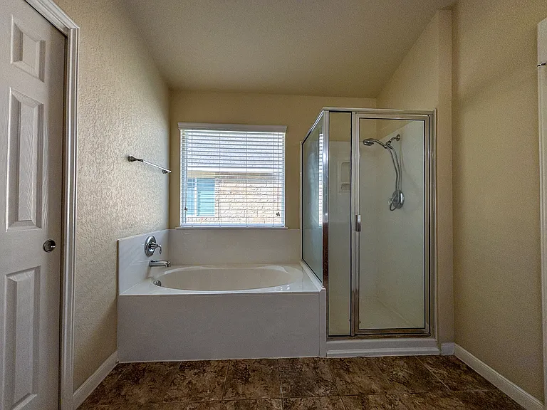 923 Avery Pkwy #2 — Photo 27