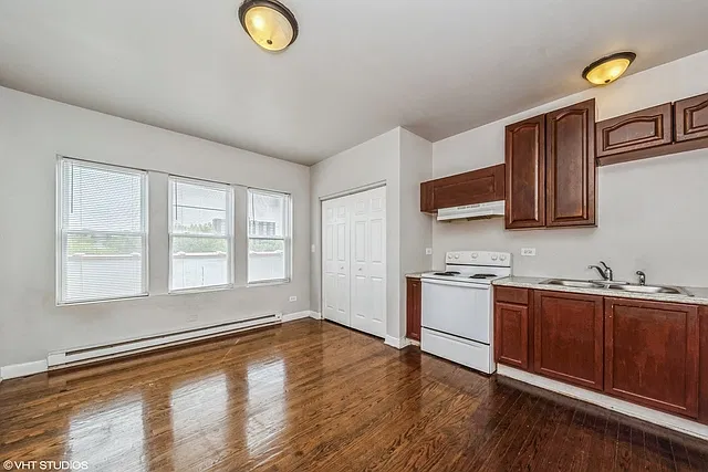 1506 E 67th St #208 — Photo 6