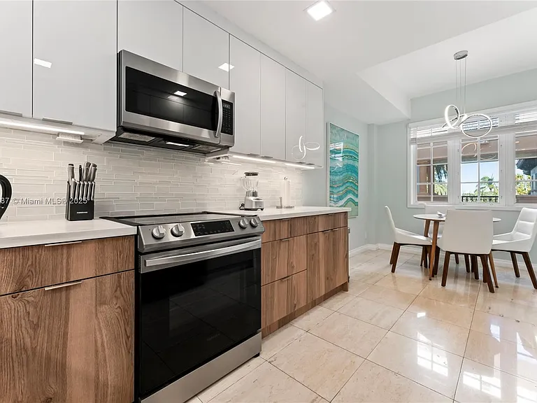 19133 Fisher Island Dr #19133 — Photo 19