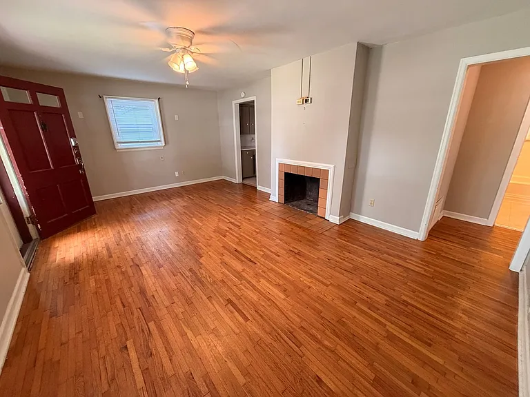 1838 S Maryland Ave — Photo 22