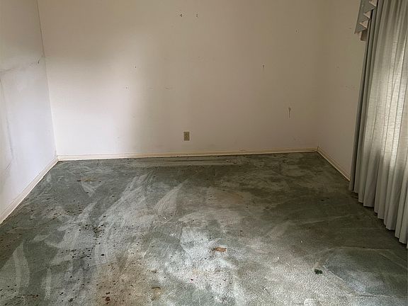 2nd image of 2280 Sycamore St