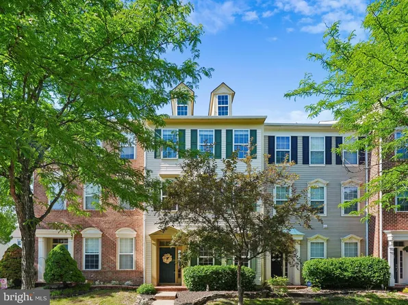 42788 Cedar Hedge St, Chantilly, VA 20152