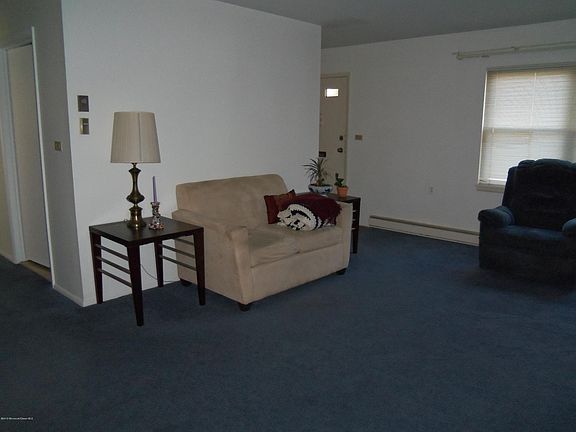 4th image of 90 Buckingham Drive #B