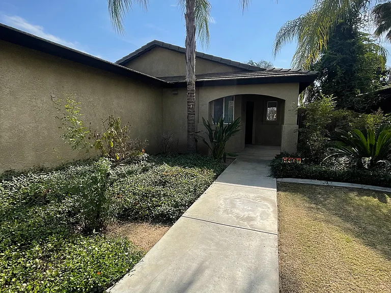 6001 Potenza Ln — Photo 2