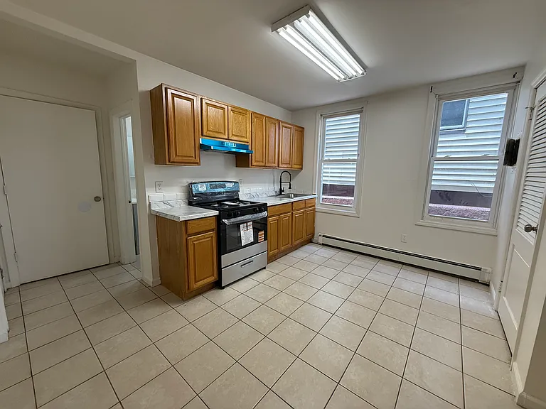 150 Harrison St #2 — Photo 1