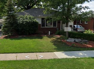 21024 Alexander St, Saint Clair Shores, MI 48081