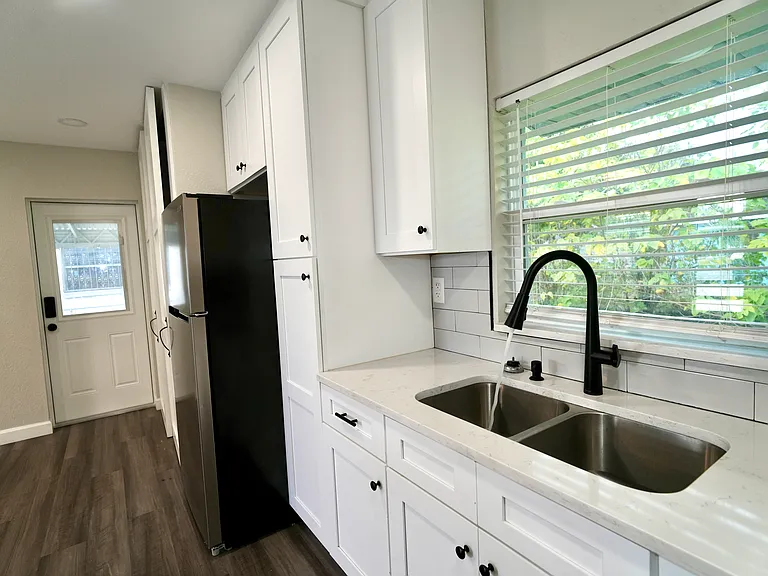 885 Ruby Ave #885 — Photo 3