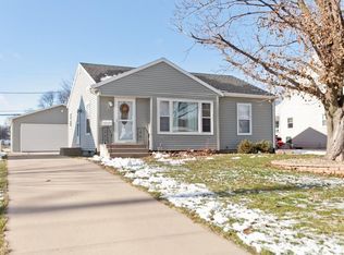 914 18th St SW, Cedar Rapids, IA 52404