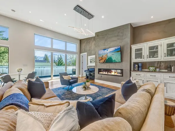 8224 Alpine Way, Whistler, BC V8E 0G2