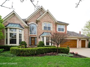 911 Lakewood Dr, Barrington, IL 60010