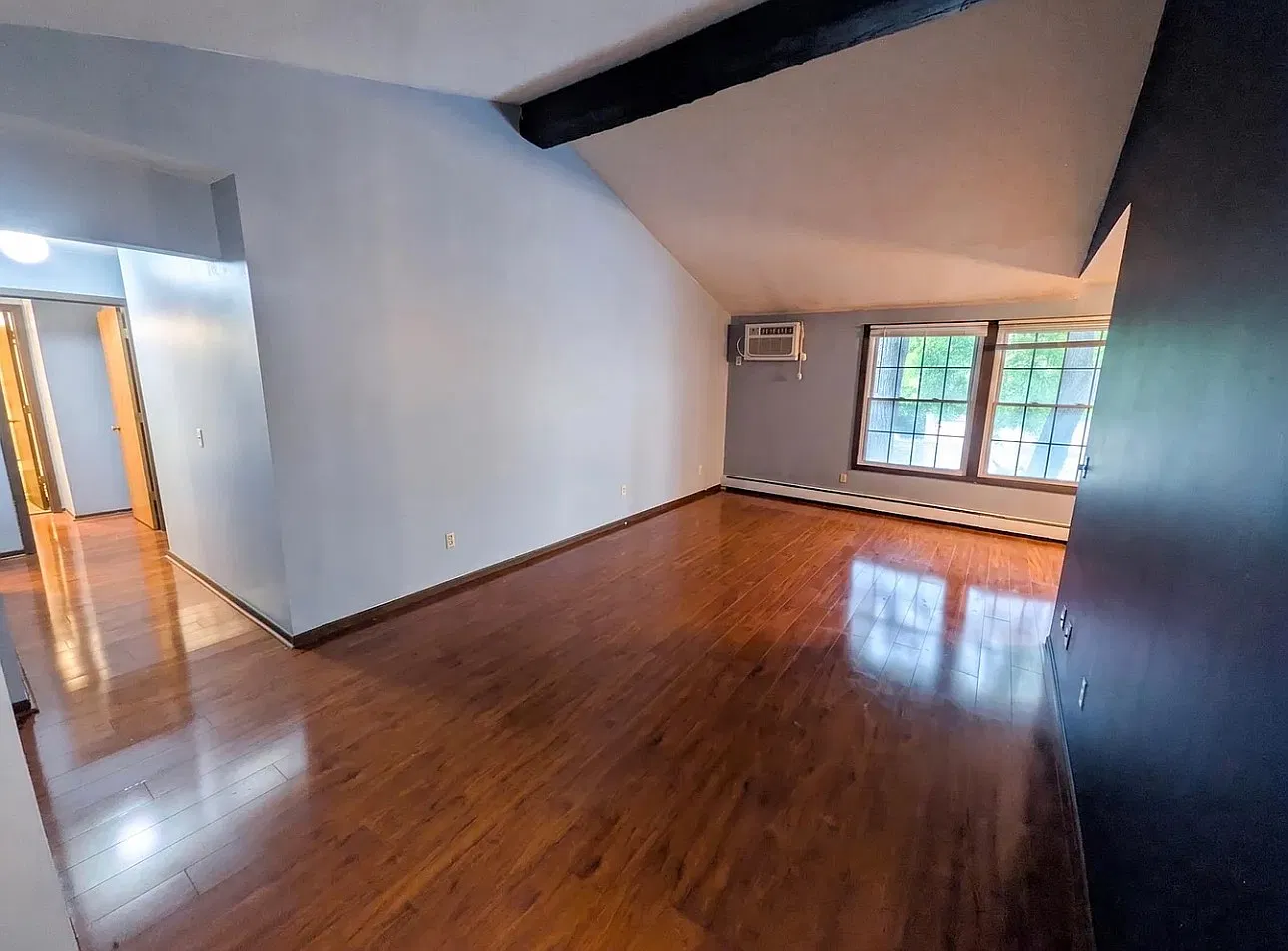 2 bed, 1.5 bath, 1108 sqft, $1,850 — Photo 4