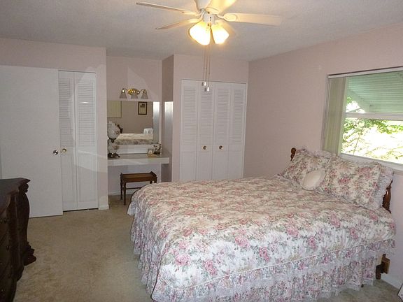 5th image of 2620 Royal Oak Dr