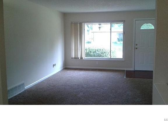 2nd image of 2275 Crandell Dr