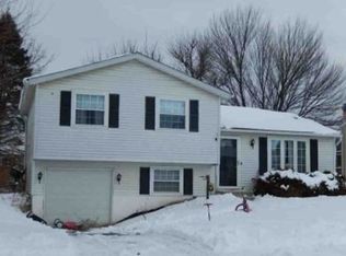 5718 Hunting Creek Rd, Toledo, OH 43615