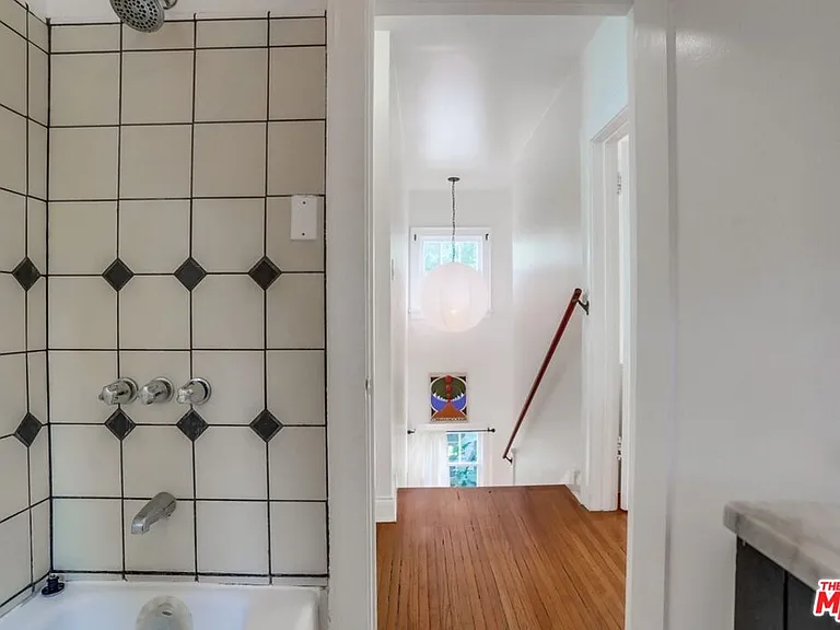 2154 Willetta St — Photo 36
