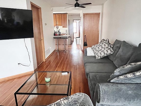 4th image of 1686 Randolph Ave
