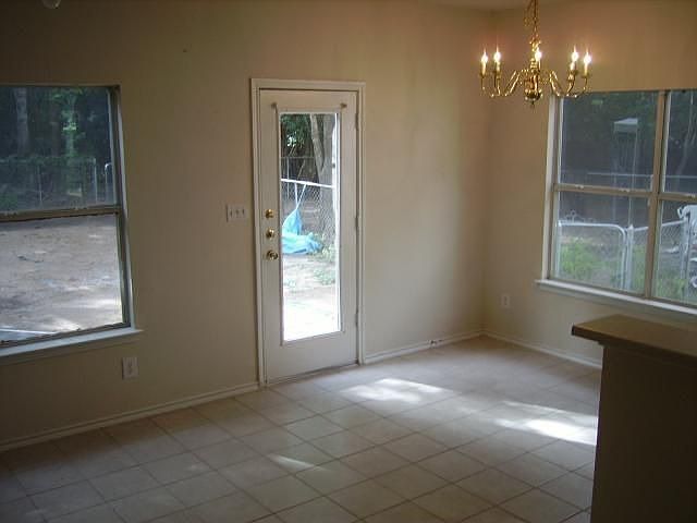 Building Photo 4