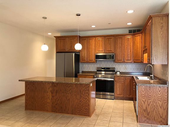 4th image of 805 3rd Ave S Unit F
