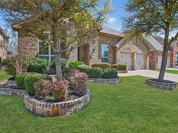 2nd image of 1010 Longhill Way