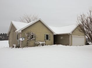 8344 Prairie Hills Dr, Delton, MI 49046