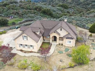 24281 Jacaranda Dr, Tehachapi, CA 93561